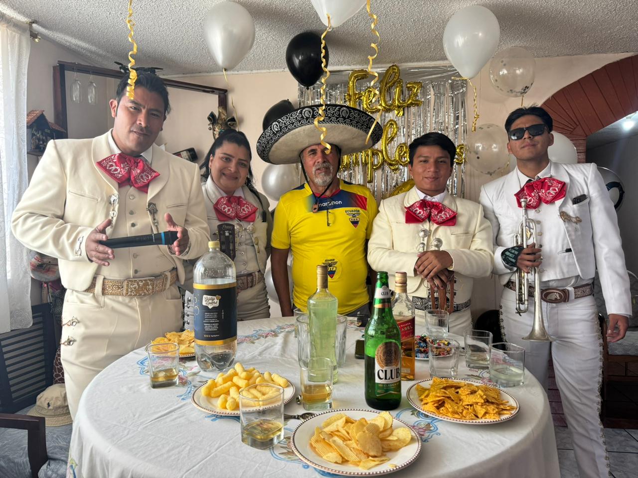Mariachi Quito Azteca: 🎺 La Alegría de la Música Mexicana en tu Evento 🎶