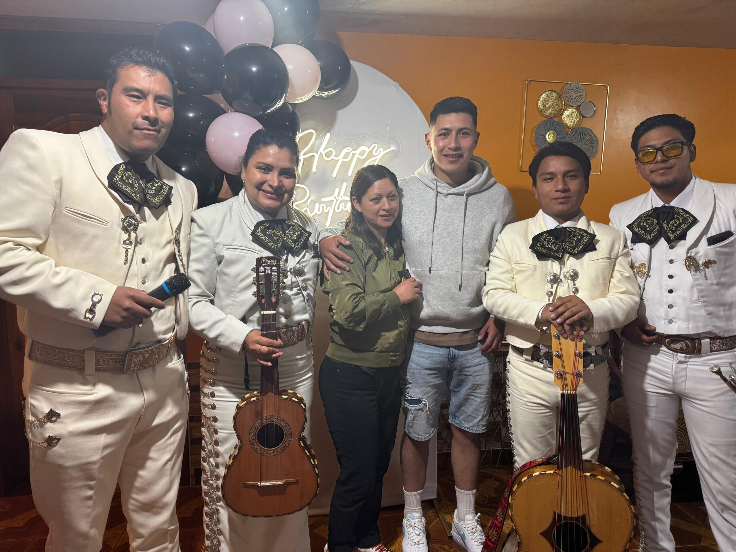 Mariachis en Quito desde $35 | Serenatas desde $35 🎺