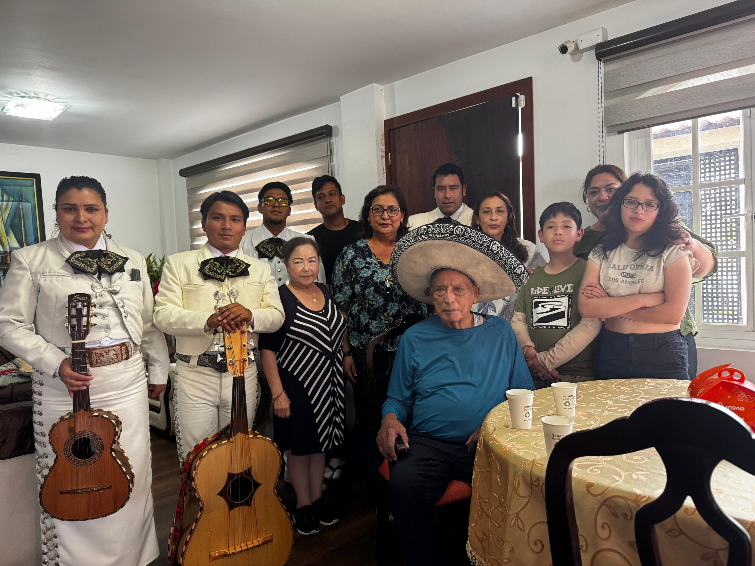 El Mejor Mariachi de Quito | 🎺 Mariachi Quito Azteca – Sur, Centro, Norte y Valle de los Chillos
