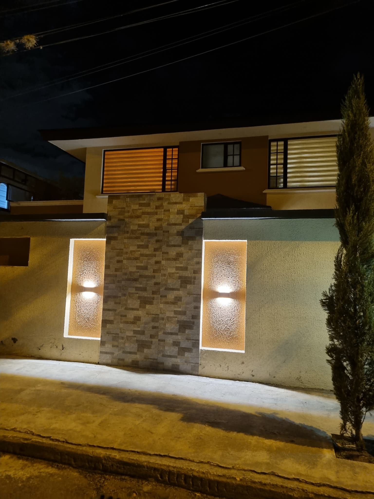 Electricista Profesional RELK | Servicios Eléctricos en Quito