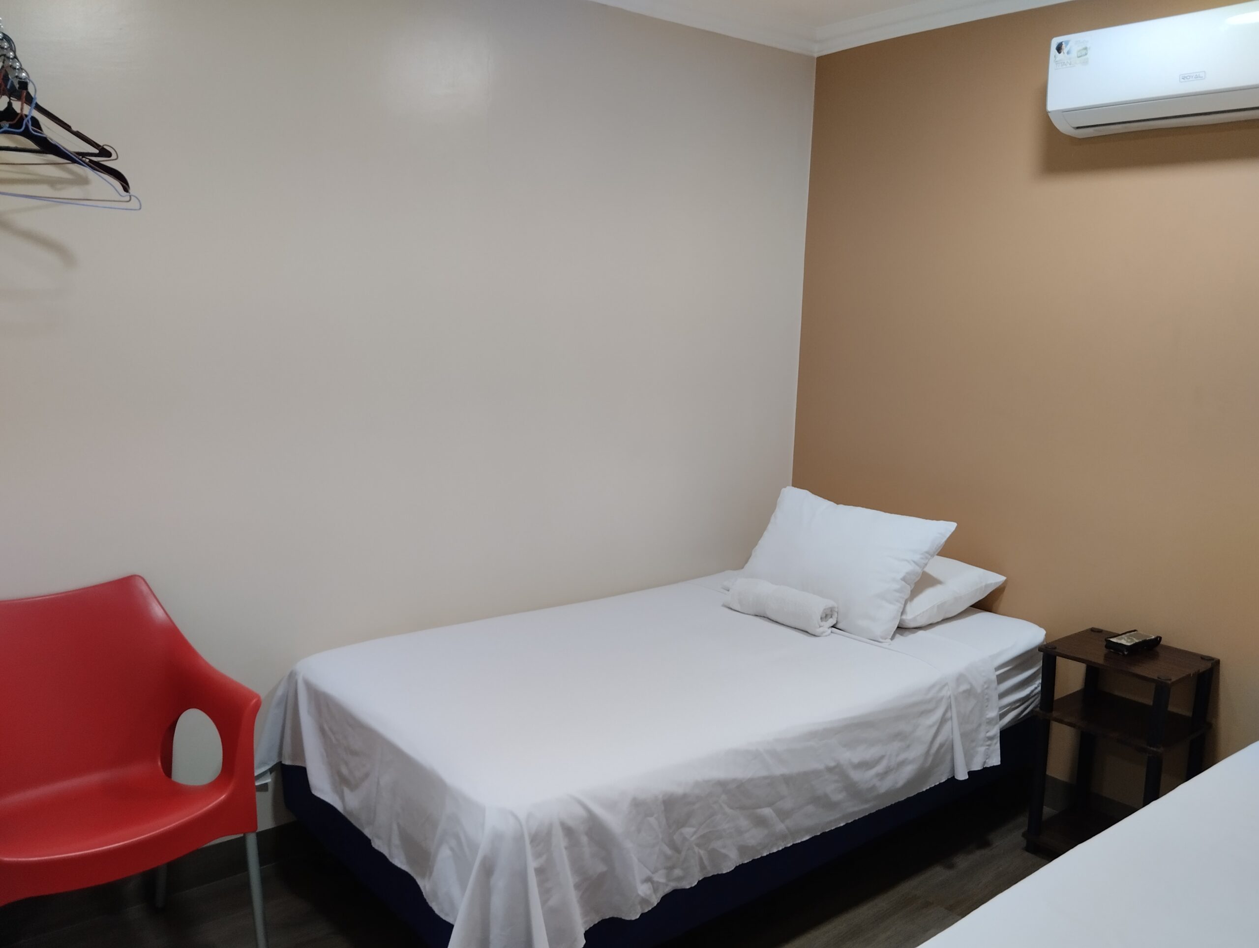 ALQUILER DE HABITACIONES AMOBLADAS CON BAÑO PRIVADO