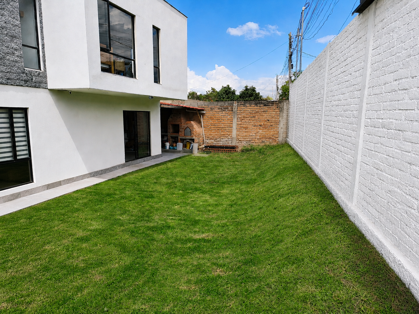 CASA TUMBACO 160mt2, amplio jardín
